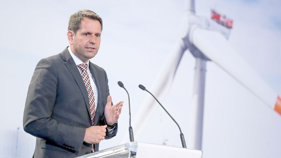 Niedersachsens Ministerpräsident Olaf Lies hat zu Montag nach Hannover geladen, um über die Offshore-Gewerbesteuern zu sprechen. Foto: DPA