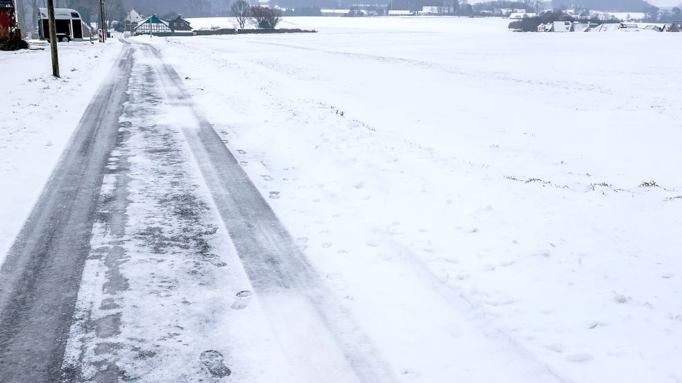 Auf gefrierenden Regen folgt Schnee: In der nächsten Woche wird es wieder weiß in Osnabrück und der Region. Foto: Jörn Martens