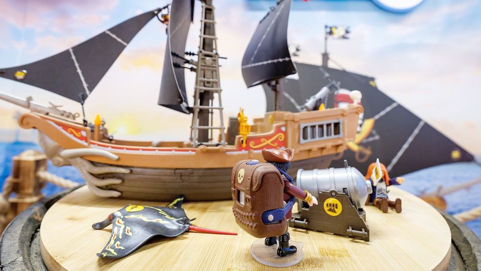 Die Playmobil-Welten sollen mit Geräuschen und sprechenden Figuren quasi lebendig werden. Foto: Daniel Karmann