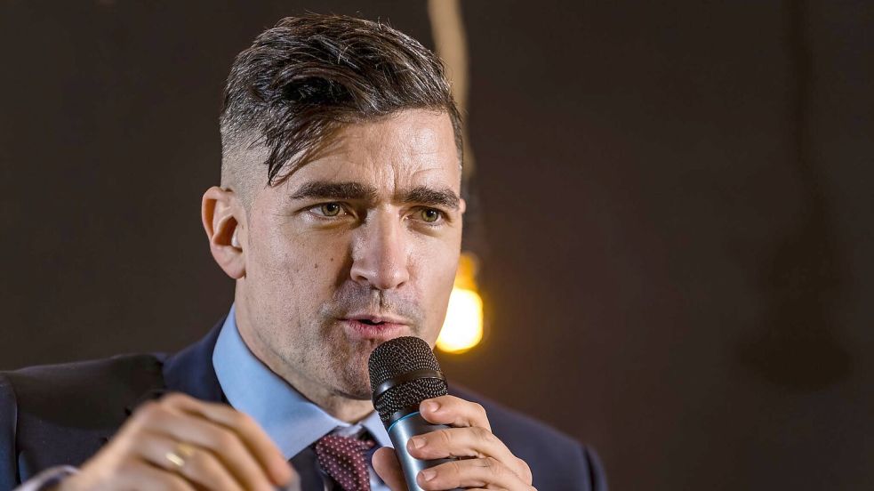 Der Rechtsextremist Martin Sellner wurde im Thüringer Landtag von Vertretern der AfD empfangen. (Archivbild) Foto: Frank Hammerschmidt