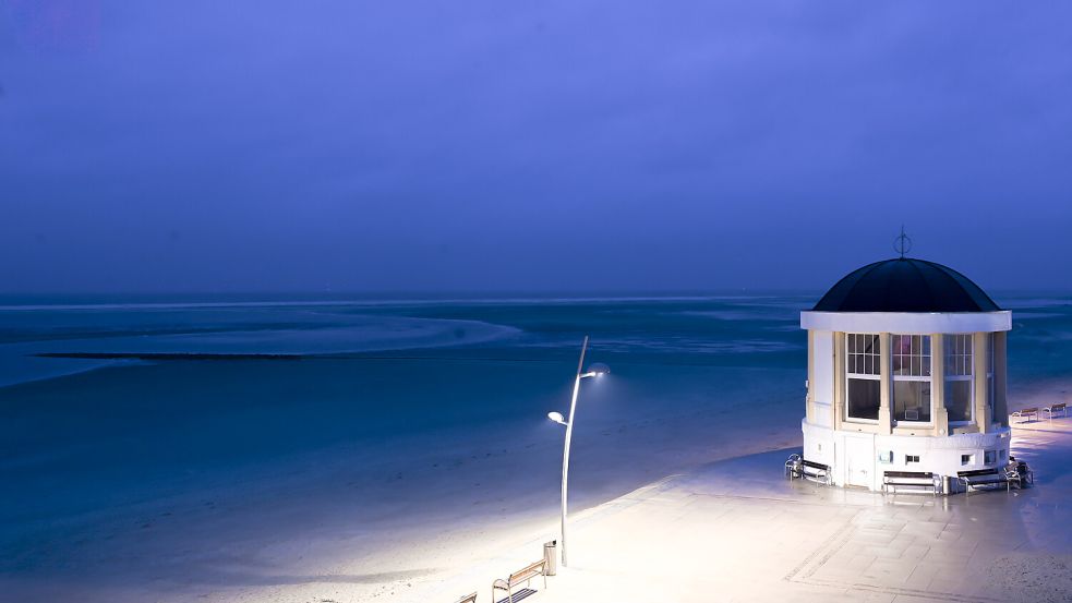 Blick auf den Strandpavilion von Borkum. Foto: Lars Penning/dpa