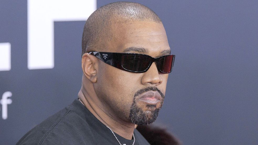 Der US-amerikanische Rapper Kanye West hat eine Anzeige im „Wall Street Journal“ geschaltet, um sich für seine Skandale zu entschuldigen. Foto: IMAGO/ZUMA Press Wire/Javier Rojas