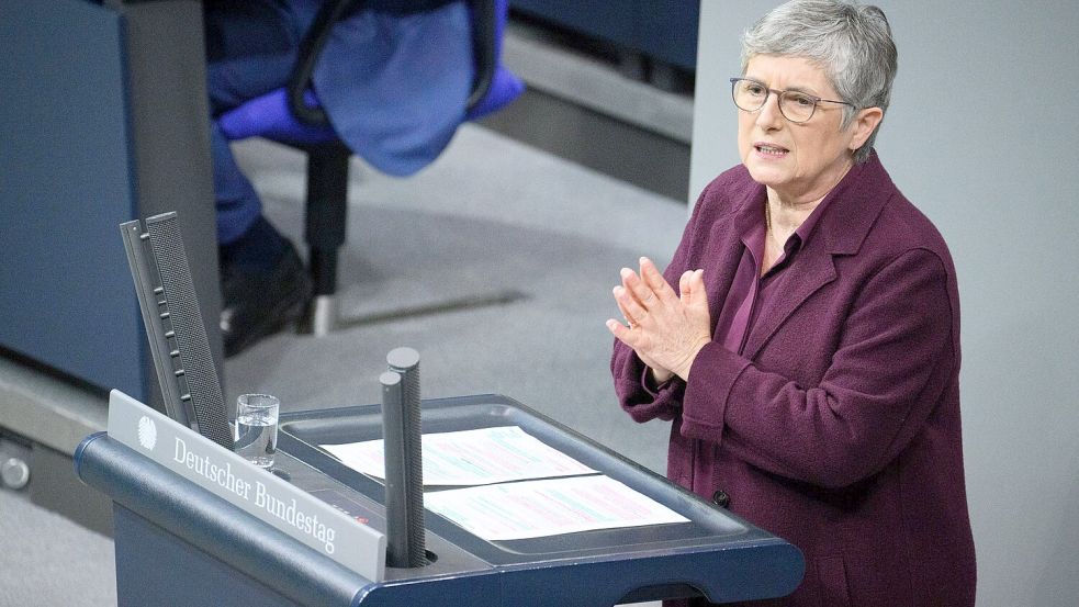 Haßelmann vermisst die Ukraine in Merz‘ Rede. Foto: Bernd von Jutrczenka/dpa