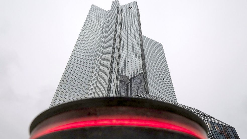 Am Tag vor der Bilanzvorlage fand im Hauptsitz der Bank in Frankfurt eine Razzia des BKA wegen des Verdachts der Geldwäsche statt. Foto: Boris Roessler