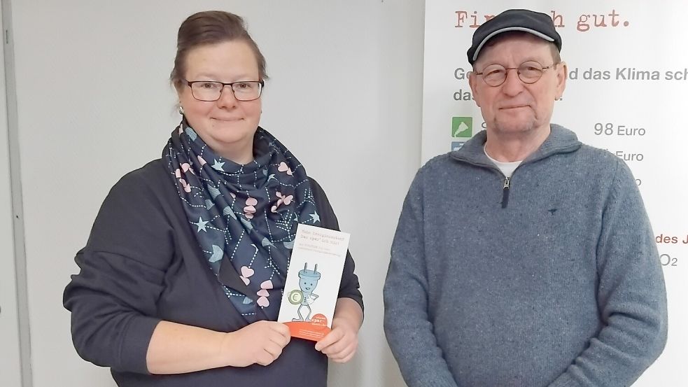 Dana Knipper und Hans Kremer sorgen sich um das Fortbestehen des Stromspar-Checks. Foto: Clarissa Scherzer