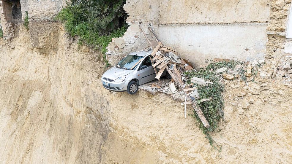 Mehrere Häuser in Niscemi stehen am Abgrund. Foto: Andrea Petrelli