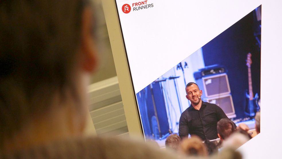 Gründer Tom de Wal wirbt auf der Website von Frontrunners Ministries für die Organisation. Für Sonnabend, 31. Januar, plant Frontrunners eine Veranstaltung in Groningen. Foto: Martin Alberts