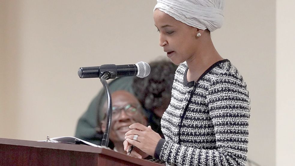 Sie wurde bei einer Rede aus dem Publikum attackiert - die demokratische Abgeordnete Ilhan Omar. (Archivbild) Foto: Richard Tsong-Taatarii/Star Trib