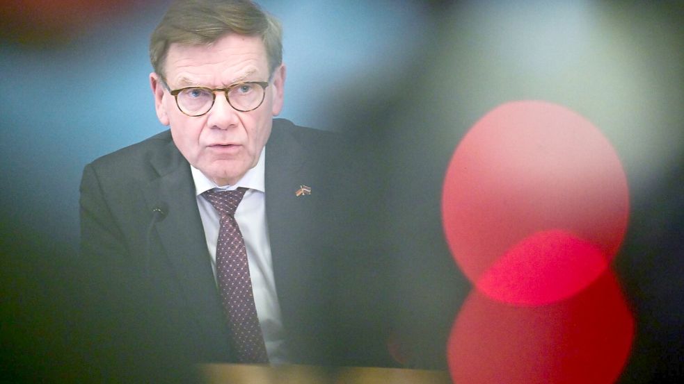 Auch die Bundesregierung greift den KI-Trend um den Pinguin auf. (Archivbild) Foto: Sebastian Christoph Gollnow/dpa