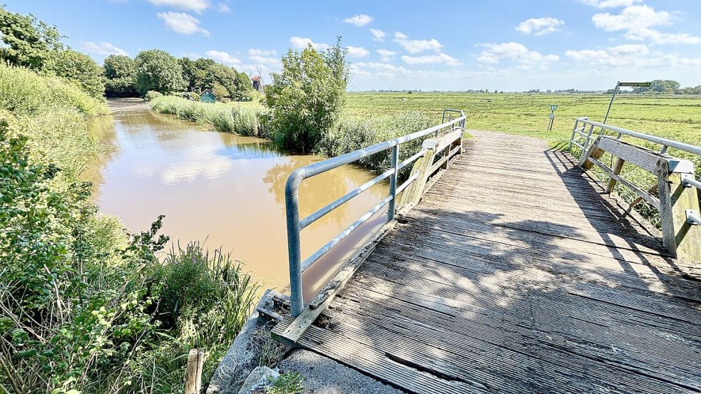 Die marode Brücke am Wynhamster Kolk soll ersetzt werden. Foto: Archiv/Klaus Ortgies