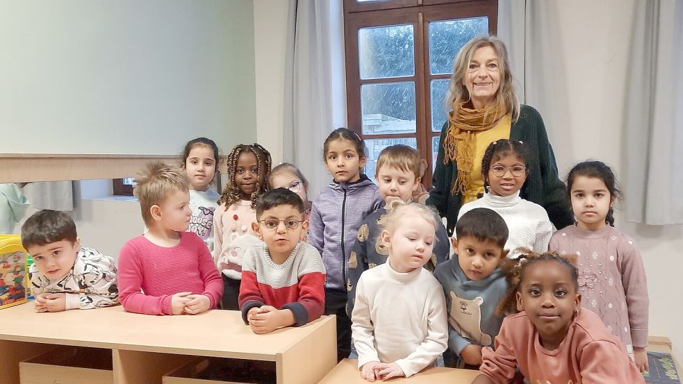 Die Kinder aus der Tigerenten-Gruppe werden „ihre“ Diane Heim vermissen. Die 66-Jährige geht als Erzieherin in Rente. Foto: Elke Wieking