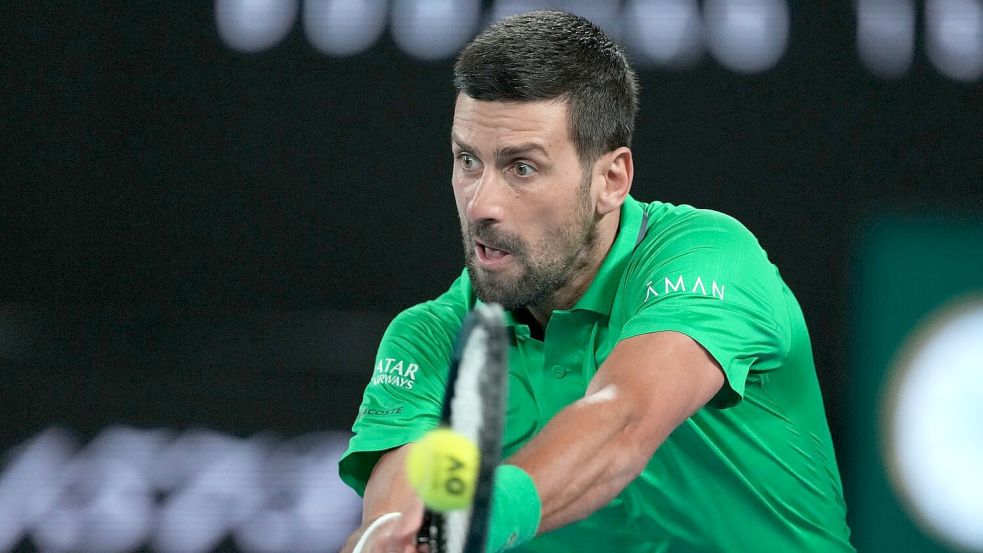 Novak Djokovic lieferte sich mit Jannik Sinner einen tollen Fight über fünf Sätze. Foto: Asanka Brendon Ratnayake/AP/dpa