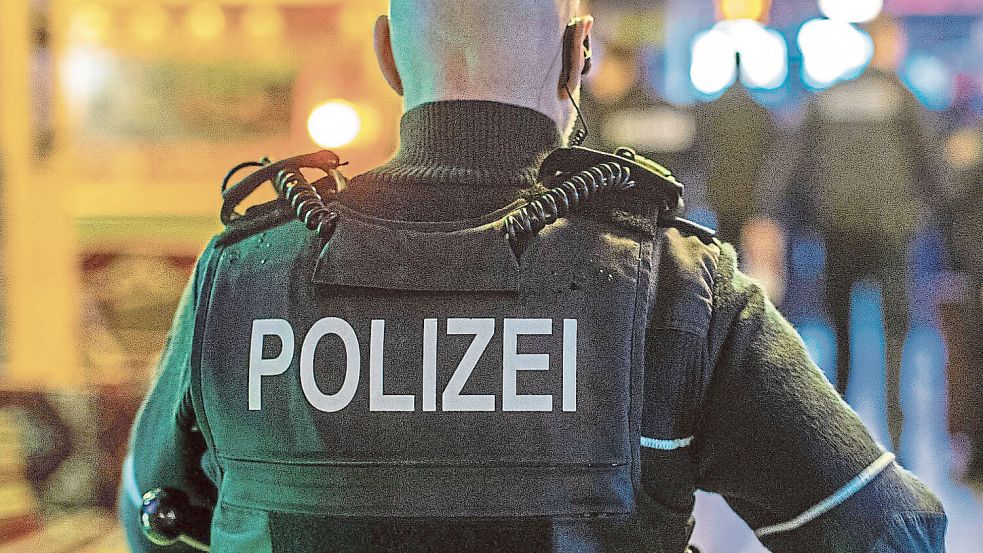 Bei umfangreichen Kontrollen in mehreren Bremer Stadtteilen wurden zahlreiche Verstöße in Gewerbebetrieben sowie im Drogenmilieu festgestellt. Foto: imago images/Reichwein