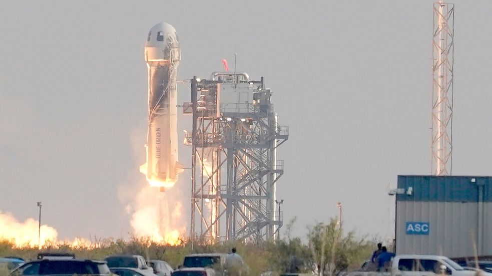 Das All-Tourismus-Programm von Blue Origin soll vorerst ausgesetzt werden. (Archivfoto) Foto: Tony Gutierrez/AP/dpa