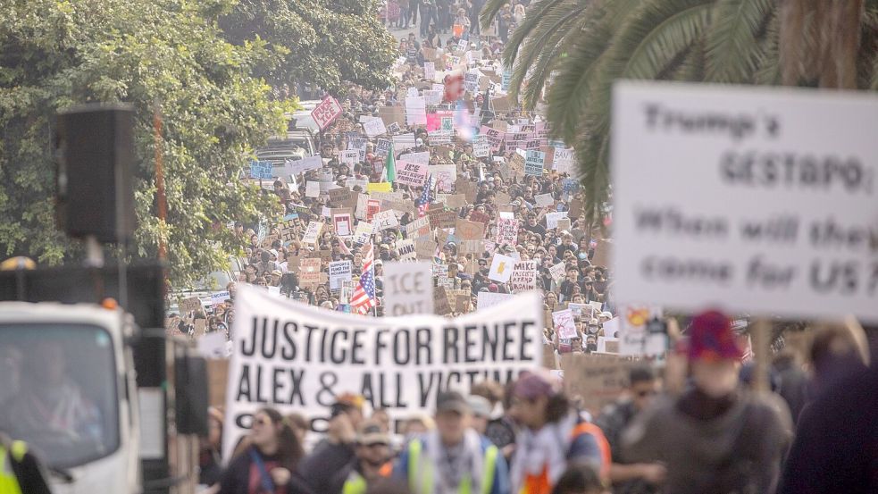 Auch in San Francisco demonstrieren viele Menschen gegen die Migrations-Politik und das Vorgehen der Bundesbehörden. Foto: Stephen Lam/San Francisco Chroni