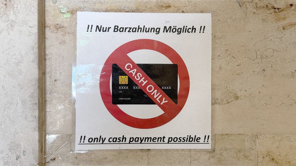 Die Siegessäule ist eines der meistbesuchten Wahrzeichen in Berlin. Wer hoch will, muss den Eintritt bar bezahlen. Foto: Tobias Schmidt