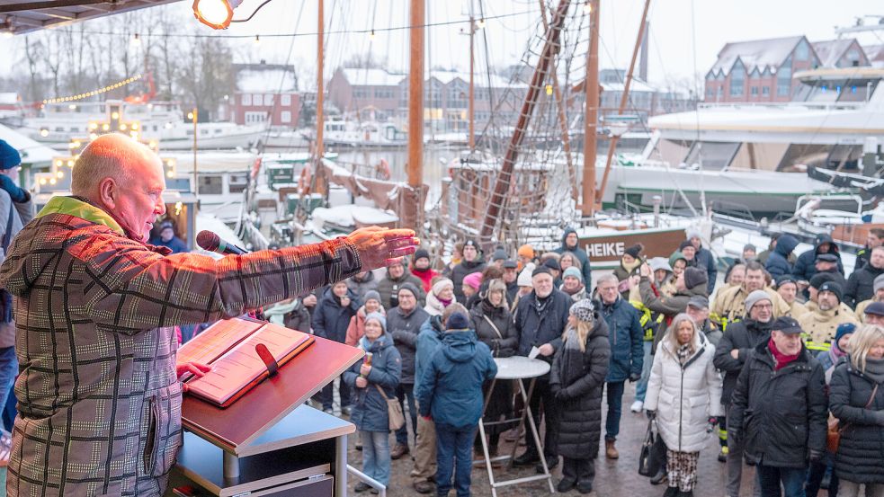 Auf dem Leeraner Neujahrsempfang blickte Bürgermeister Claus-Peter Horst auf das neue Jahr. Foto: Klaus Ortgies