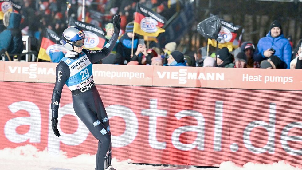Andreas Wellinger zeigte in Willingen stark ansteigende Form. Foto: Swen Pförtner