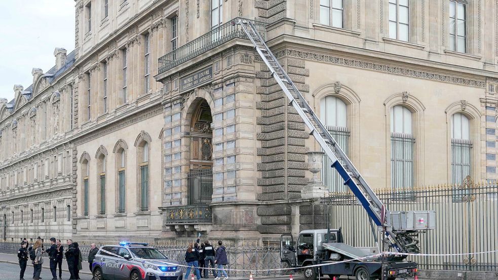 Mit dieser Vorrichtung brachen die Einbrecher in den Louvre ein. Foto: dpa/AFP/Dimitar Dilkoff