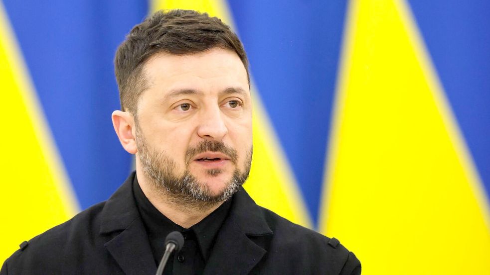 Der ukrainische Präsident Wolodymyr Selenskyj hat trilaterale Gespräche für kommende Woche in Abu Dhabi angekündigt. (Archivbild) Foto: Mindaugas Kulbis/AP/dpa