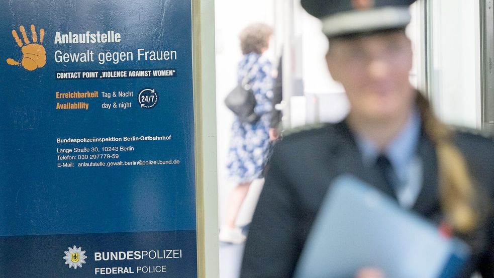 Bei der Anlaufstelle am Berliner Ostbahnhof sollen Frauen, die Opfer von Gewalt geworden sind, Beratung und Unterstützung erhalten können - in einer besonders vertrauenerweckenden Atmosphäre. (Archivfoto) Foto: Sebastian Gollnow/dpa
