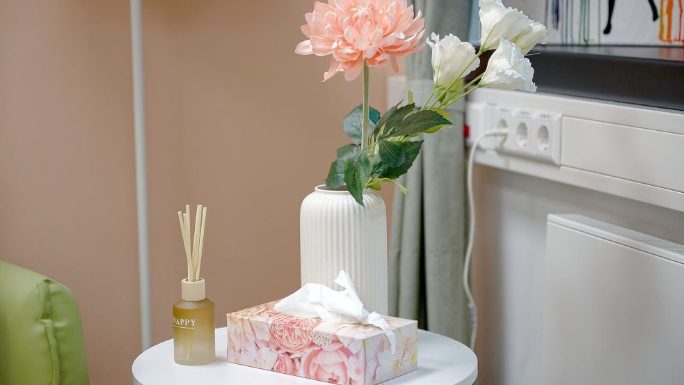 Anders eingerichtet: Im Raum der Gewaltschutzstelle für Frauen soll eine andere Atmosphäre erzeugt werden als das im üblichen Vernehmungsraum in einer Polizeidienststelle so ist. Foto: Henning Kaiser