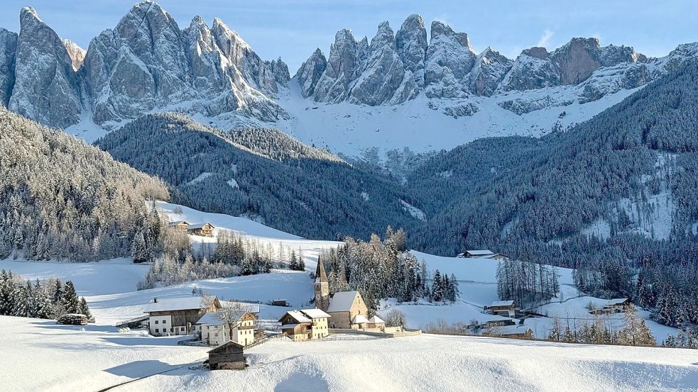 St. Magdalena gilt als eines der schönsten Dörfer Südtirols. Foto: Christoph Sator/dpa