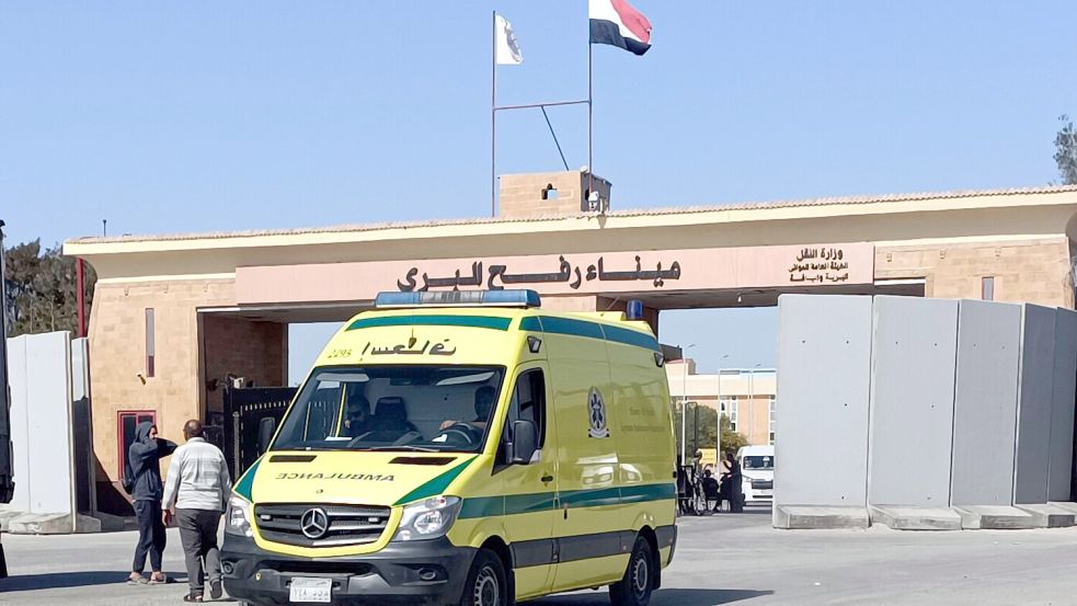 Der Grenzübergang ist wieder geöffnet. (Archivbild) Foto: Ahmed abudraa/AP/dpa