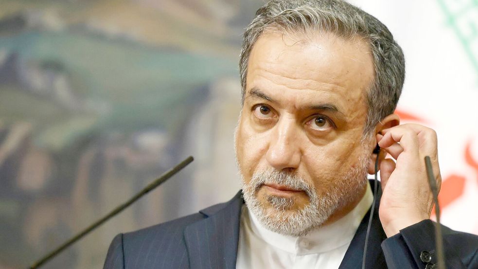 Irans Außenminister Araghtschi will sich einem Bericht zufolge mit dem US-Sondergesandten Witkoff treffen. (Archivbild) Foto: Tatyana Makeyeva/Pool AFP/dpa