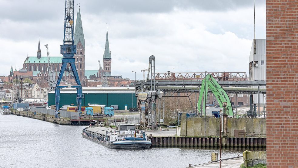 Im Zentrum der Ermittlungen steht eine Handelsfirma aus Lübeck. (Archivbild) Foto: Markus Scholz