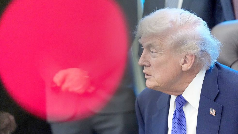 Anlass der neuen Eskalation ist ein Bericht der „New York Times“ über den Streit zwischen Regierung und Universität, den Trump als „völlig falsch“ bezeichnete. Foto: Alex Brandon/AP/dpa