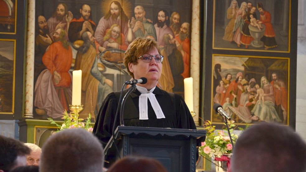 Pastorin Marion Steinhorst-Coordes beim Abschiedsgottesdienst. Foto: Hannah Lehmann