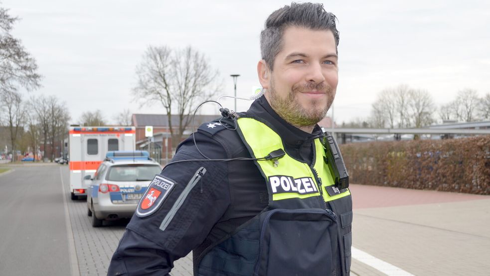 Oberkommissar Marc Bley war einer der Polizeibeamten, die bei dem Umzug für Ordnung sorgten. Foto: Fertig