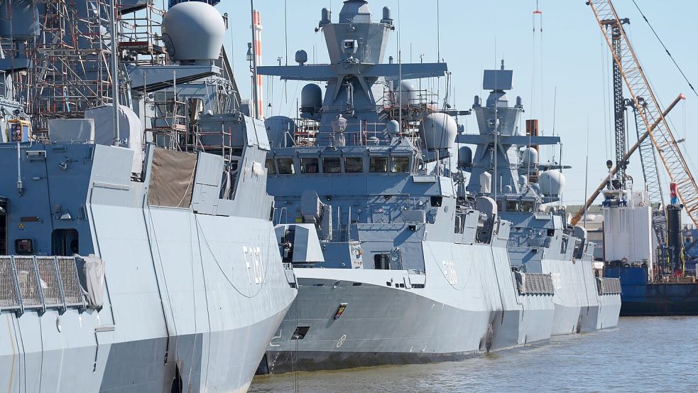 Ausschlaggebend für die vollstreckten Haftbefehle sei eine versuchte Sabotagehandlung an der Korvette „Köln“ gewesen, heißt es. (Archivbild) Foto: Marcus Brandt
