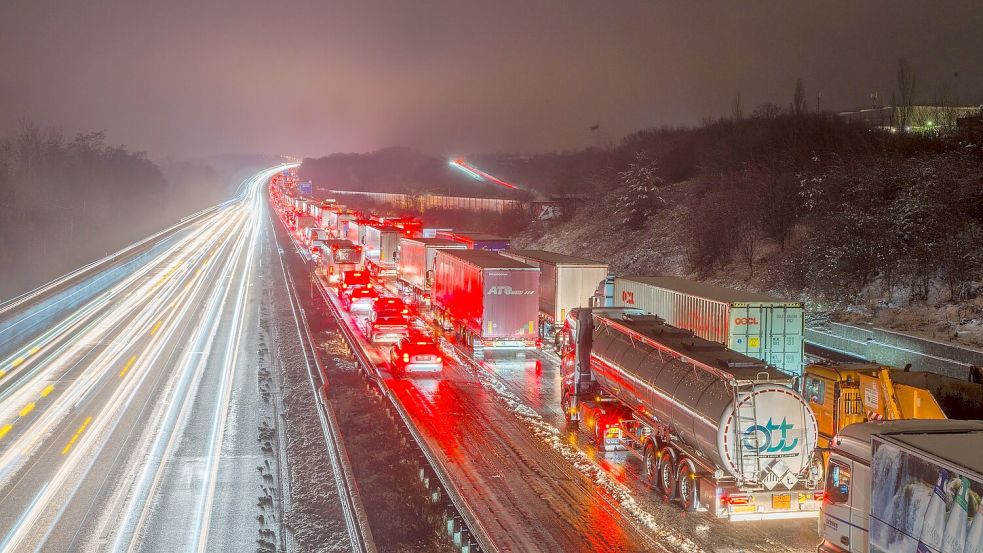 Der stundenlange Stau auf der A3 in Hessen hat sich aufgelöst. Foto: Andreas Arnold