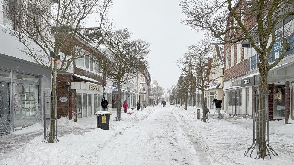 In diesem Winter war die Norder Innenstadt aufgrund des Wetters oft wie ausgestorben. Damit das nicht zum Normalzustand wird, machen sich Gewerbetreibende, Politik und Verwaltung Gedanken, welche Veränderungen nötig sind. Foto: Rebecca Kresse