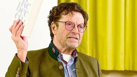 Dieter Dehm bei seiner Lesung in Emden. Foto: privat