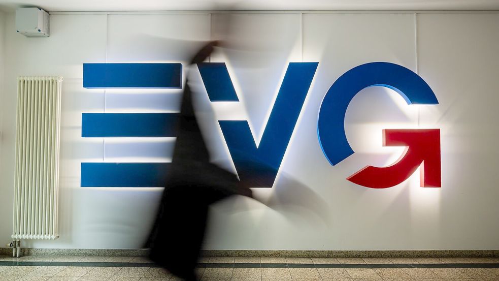 Die Gewerkschaft plant eine Schweigeminute. (Archivbild) Foto: Christoph Soeder/dpa