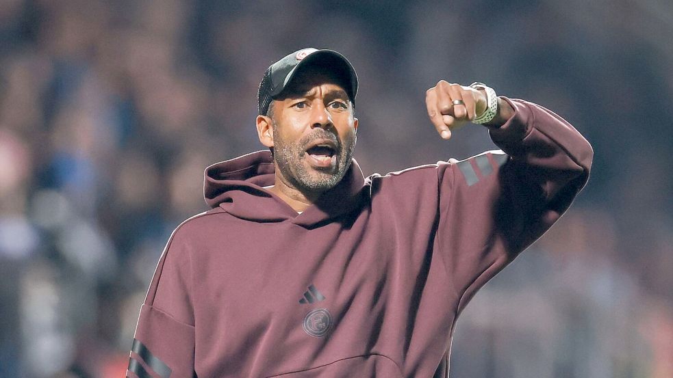 Daniel Thioune soll Werder Bremen zum Klassenverbleib führen. (Archivbild) Foto: Christoph Reichwein