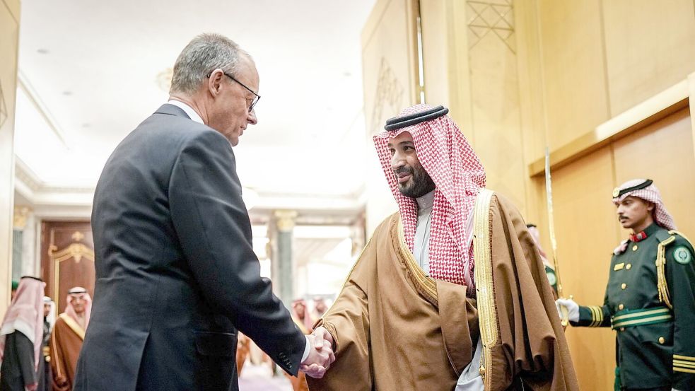 Einst geächtet, wird der saudische Kronprinz inzwischen wieder hofiert. Foto: Kay Nietfeld/dpa