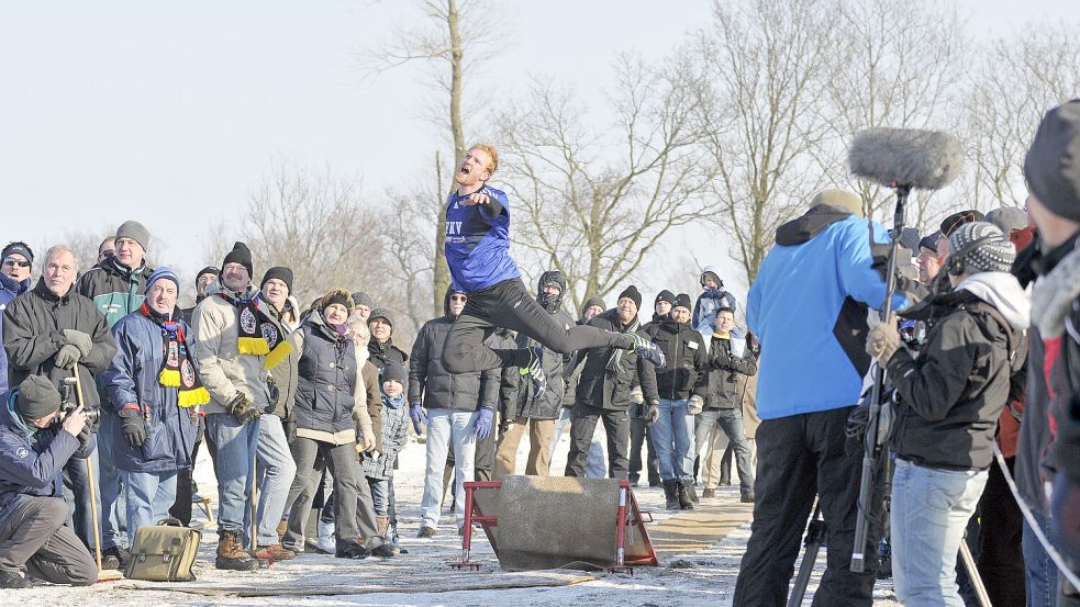 Das Warten auf solche Feldkampf-Bilder geht weiter. Die Klootschießer haben die Hoffnung aber noch nicht aufgegeben. Archivfoto: Wilfried Frerichs