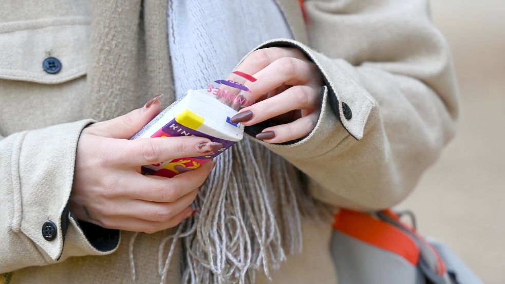 Das Robert Koch-Institut geht von 7,4 Millionen akuten Atemwegserkrankungen in Deutschland aus (Symbolbild). Foto: Elisa Schu/dpa