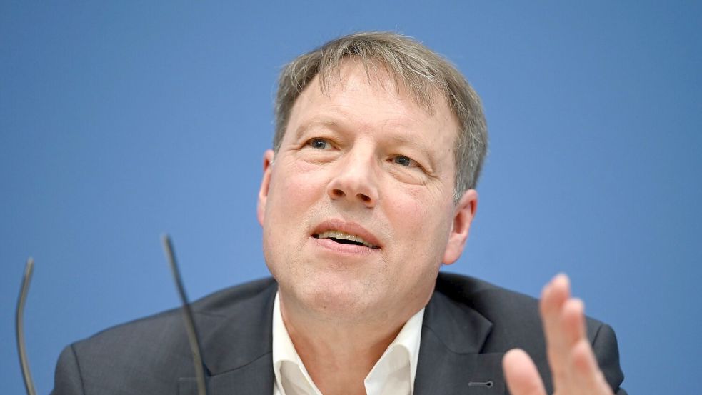 Wissenschaftler Bach rät zu „Augenmaß“. Foto: Elisa Schu/dpa