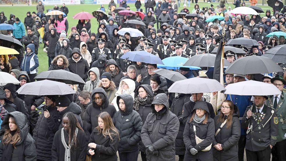 Die Anteilnahme bei der Trauerfeier ist groß. Foto: Federico Gambarini