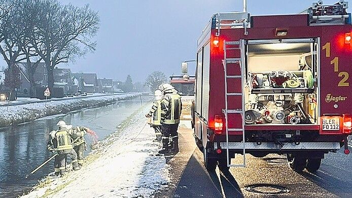 Die Einsatzkräfte der Feuerwehr Ostrhauderfehn konnten den Hund nicht mehr retten. Foto: Jörg Stratmann/Feuerwehr
