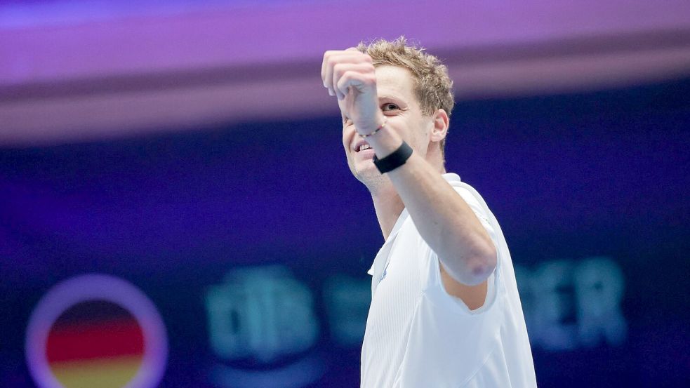 Yannick Hanfmann freute sich über seinen Sieg in der Begegnung mit Peru. Foto: Rolf Vennenbernd