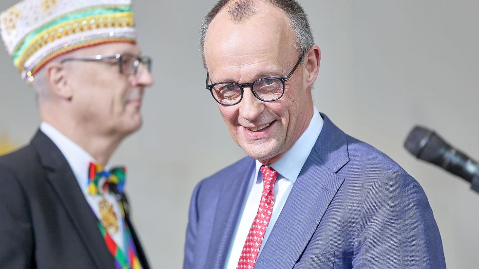 Mal was zu lachen: Friedrich Merz empfängt die Karnevalisten im Kanzleramt. Foto: IMAGO/dts Nachrichtenagentur