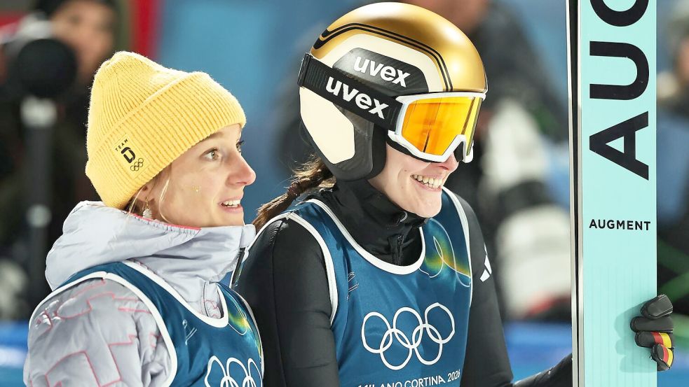 Selina Freitag (rechts) wurde als beste Deutsche Siebte, Fahnenträgerin Katharina Schmid landete auf Platz 16. Foto: Daniel Karmann