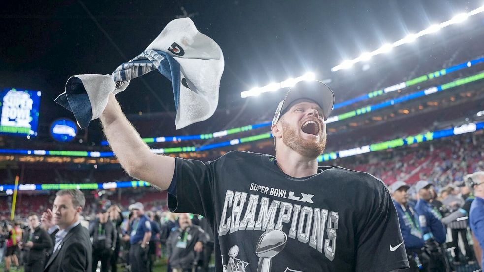 Hatte Grund für großen Jubel: Seahawks-Quarterback Darnold. Foto: Matt Slocum/AP/dpa