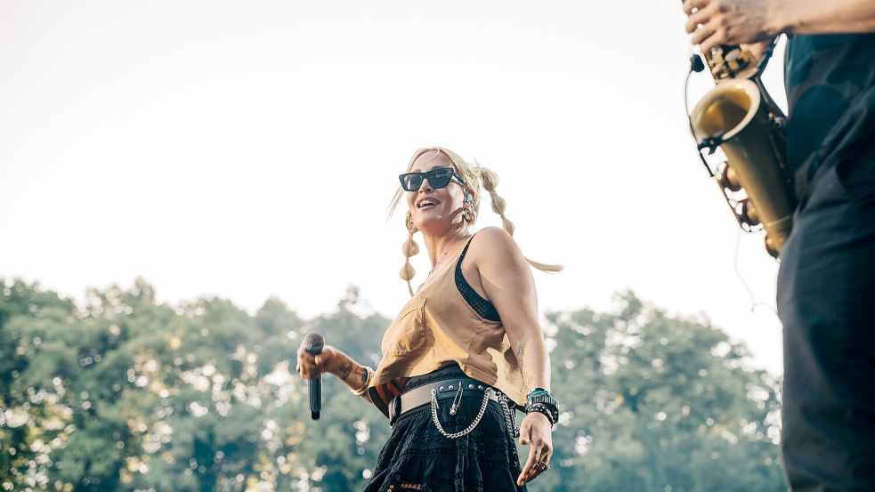 Sarah Connor tritt am 31. Juli auf Norderney auf – wer kein Ticket mehr ergattert hat, kann das Konzert entspannt vom Strand aus genießen. Foto: JulianMathieu